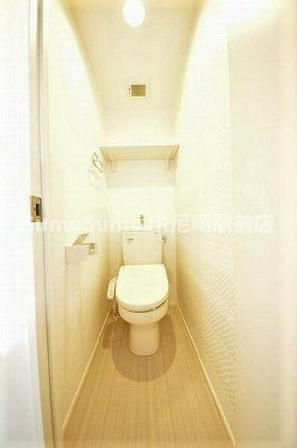トイレ(コンパクトで使いやすいトイレです)