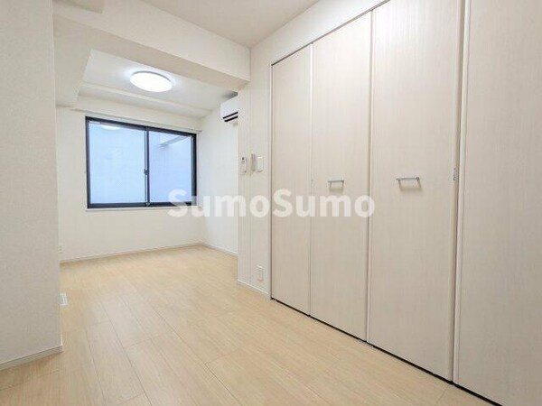 居室(ゆったり過ごせる居間です)