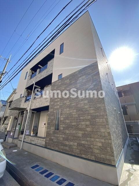 物件外観写真2　(きれいな外観です)