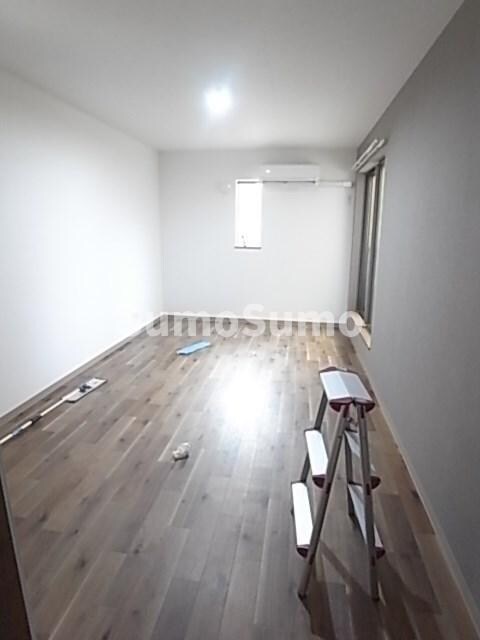 物件内観写真4　(使いやすい居間です)