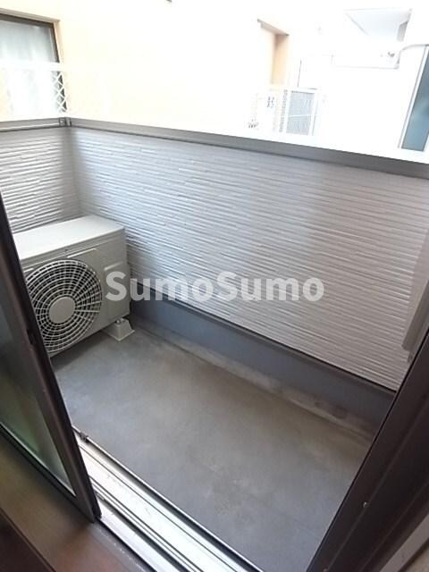 物件内観写真8　(広々としたバルコニーです)