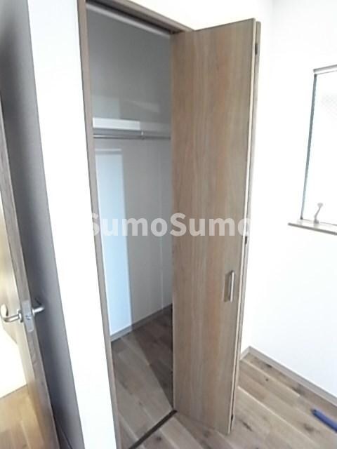 物件内観写真13　(たっぷりとした収納スペースです)