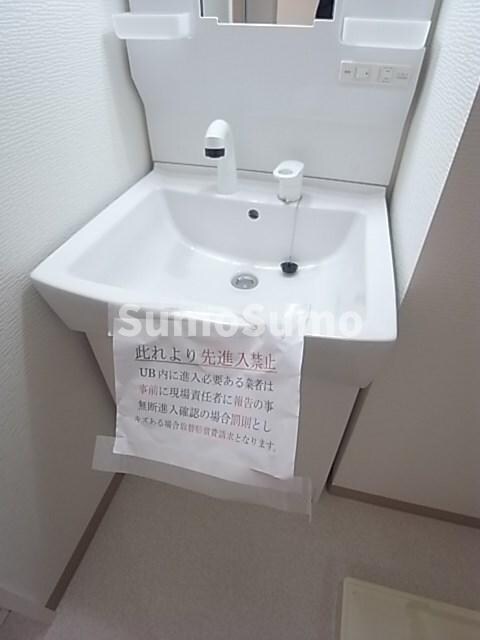 物件内観写真15　(スペースが確保できる洗面所です)