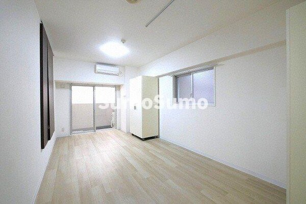 居室(使いやすい居間です)