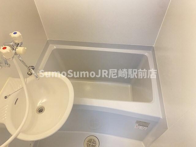 物件内観写真16　(コンパクトで使いやすいお風呂です)