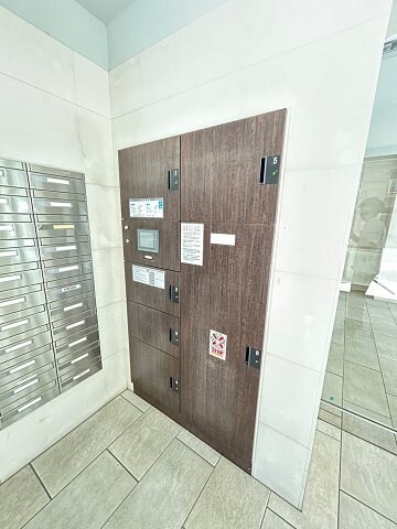 物件内観写真4　(便利な宅配ボックス完備♪)