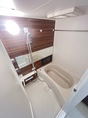 物件内観写真6　(日々の疲れを癒すお風呂付です)