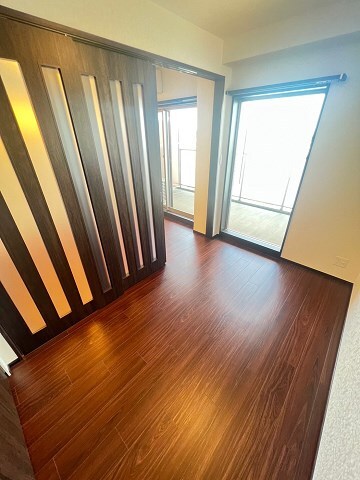 物件内観写真11　(使い勝手のいい寝室です)