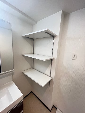 物件内観写真18　(収納のためのスペースです)