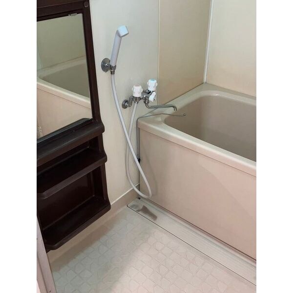 物件内観写真10　(コンパクトで使いやすいお風呂です)