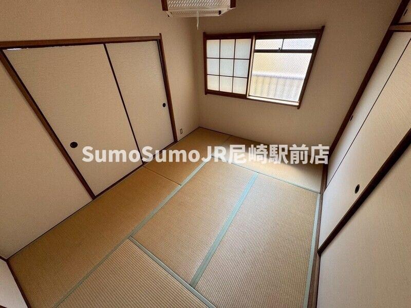 物件内観写真7　(開放的な寝室です)