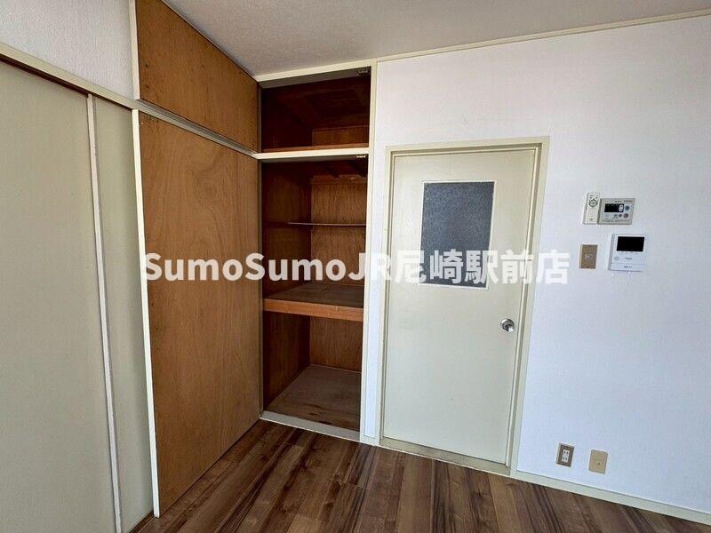 物件内観写真9　(こまごまとしたものを収納できそうですね)