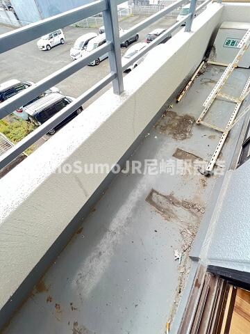 物件内観写真14　(バルコニーがあります)