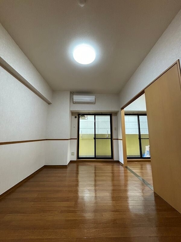 寝室(ゆとりの広さです)