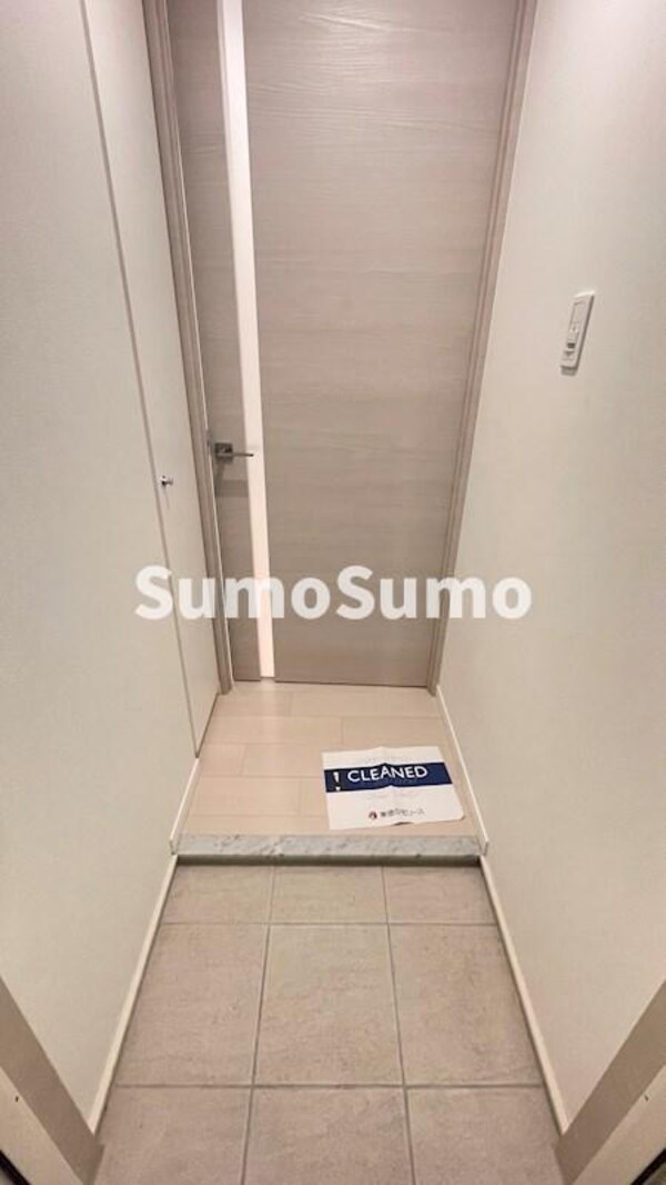 玄関(収納もある玄関です)