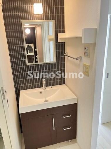 物件内観写真11　(コンパクトで使いやすい洗面所)