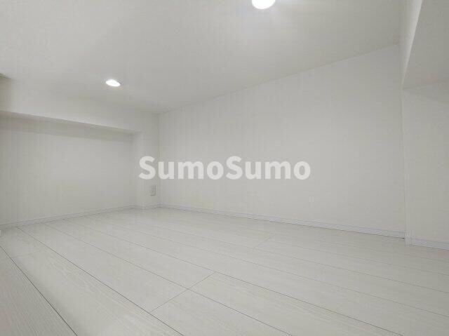 物件内観写真4　(おしゃれな居間です)