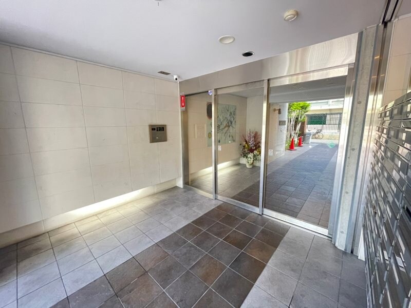 物件外観写真2　(エントランスです)