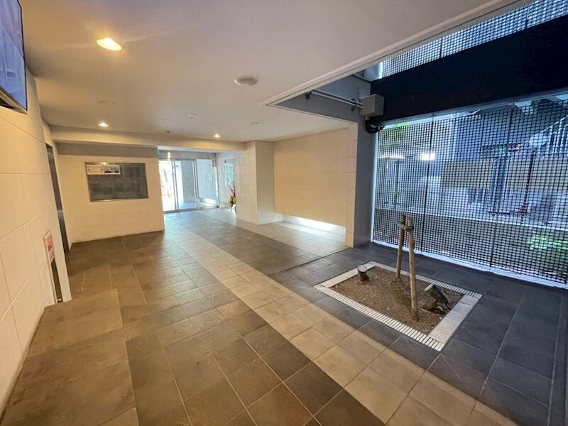 物件外観写真3　(建物の内部です)