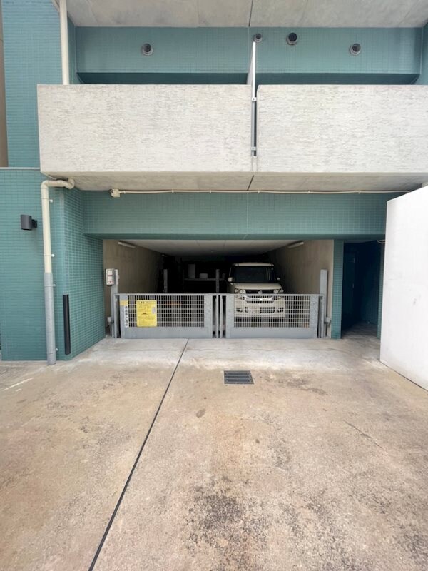 駐車場(車をお持ちの方に嬉しい駐車場付きの物件です)