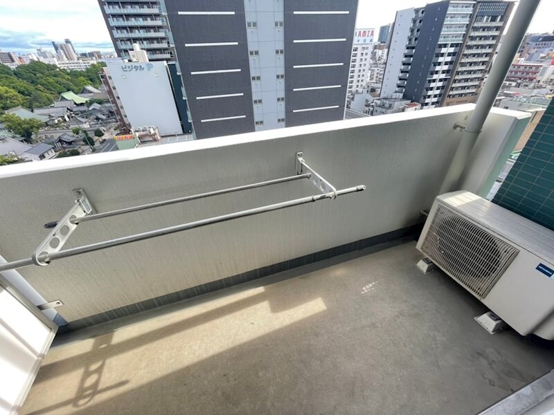 物件内観写真10　(暖かな日差しのふりそそぐバルコニー)