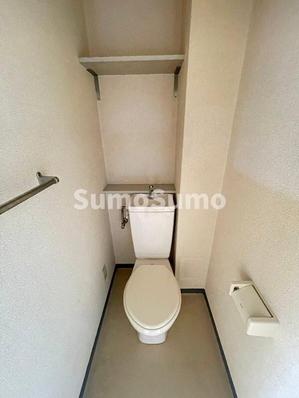 トイレ(コンパクトで使いやすいトイレです)