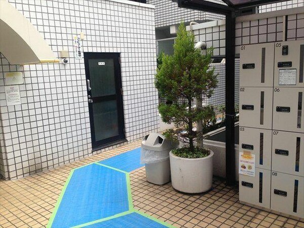 エントランス( )