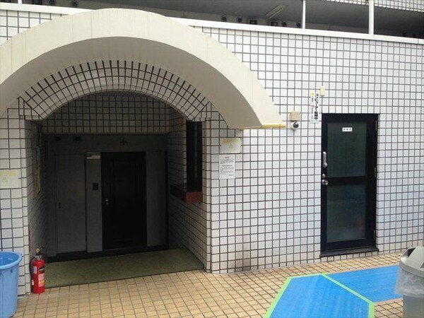 エントランス( )