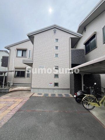 物件外観写真3　(きれいな外観です)