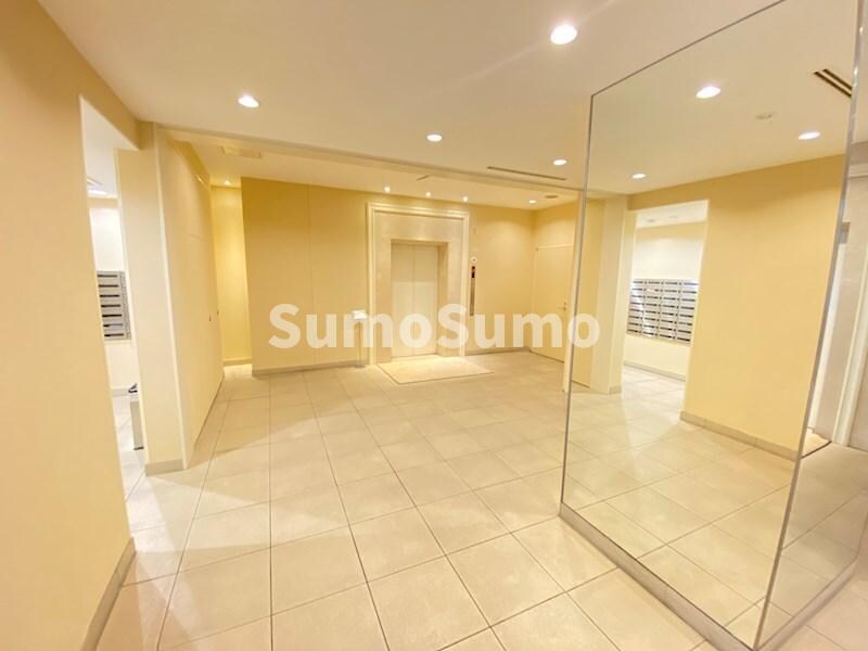 物件外観写真2　(建物の内部です)