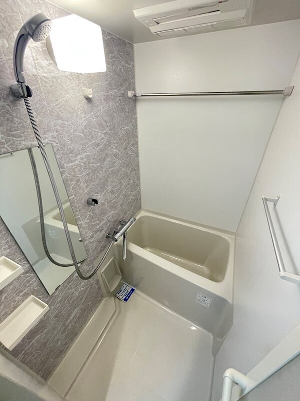 物件内観写真8　(きれいなお風呂です)