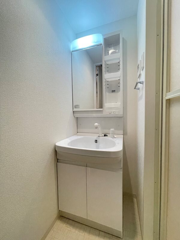 物件内観写真11　(脱衣スペースもあります)