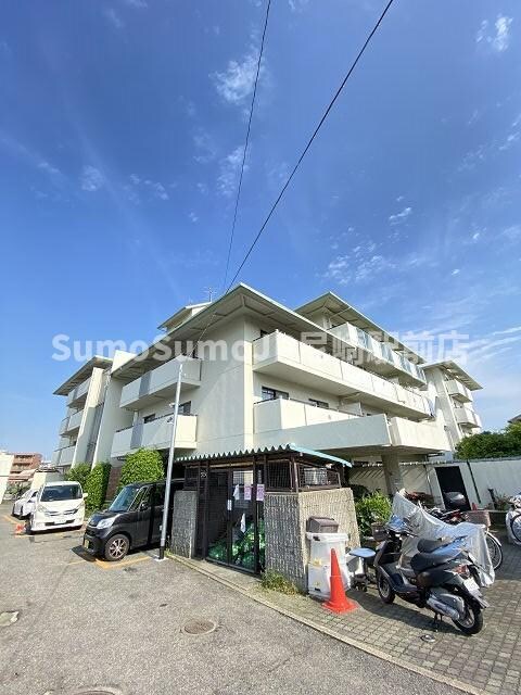 物件外観写真1　(きれいな外観です)