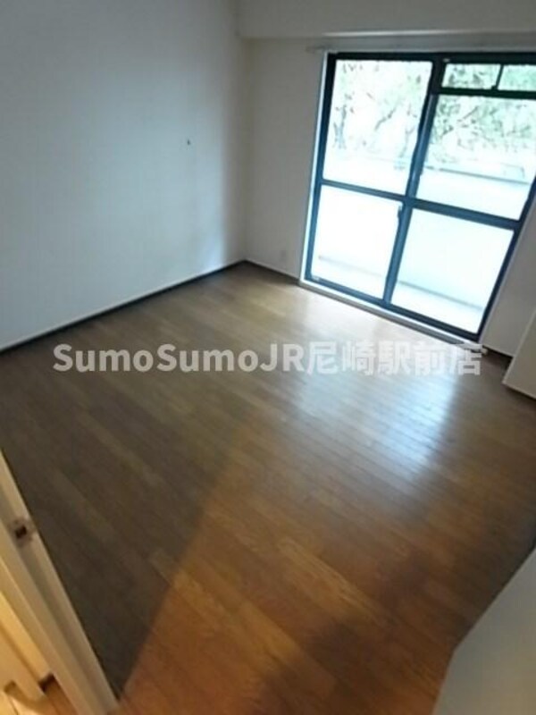 居室(使いやすいリビングです)