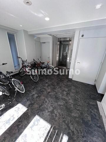 物件外観写真3　(建物の内部です)