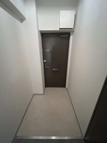物件内観写真4　(清潔なエントランスです)