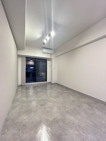 物件内観写真5　(落ち着いたロビーです)