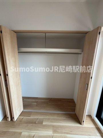 物件内観写真10　(便利な収納スペースです)