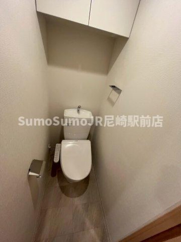 トイレ(落ち着いた色調のトイレです)