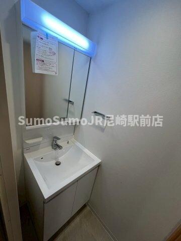 物件内観写真22　(使いやすい独立洗面台です)