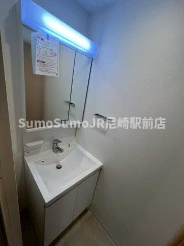 独立洗面台(使いやすい独立洗面台です)