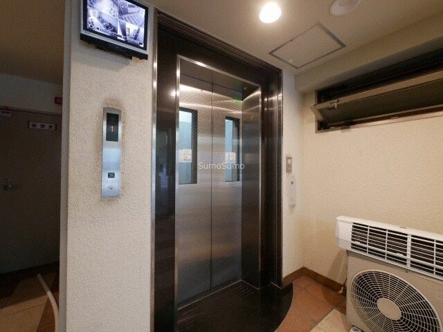 物件外観写真3　(建物の内部です)