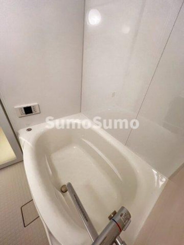 浴室(コンパクトで使いやすいお風呂です)