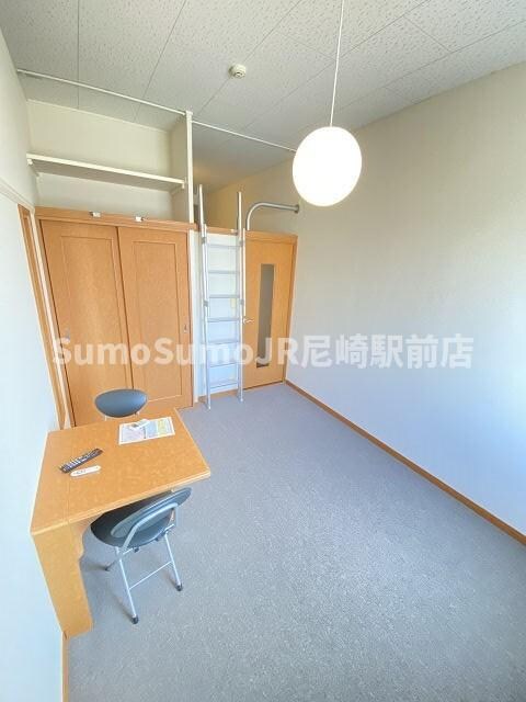 物件内観写真5　(居間です)