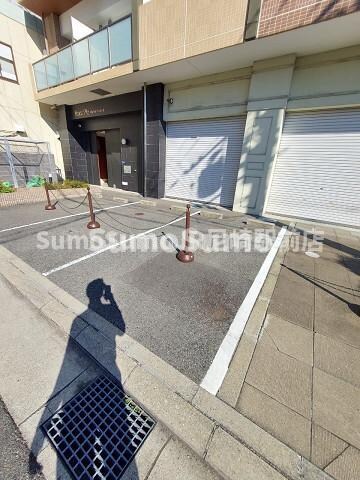 物件外観写真2　(駐車場があります)