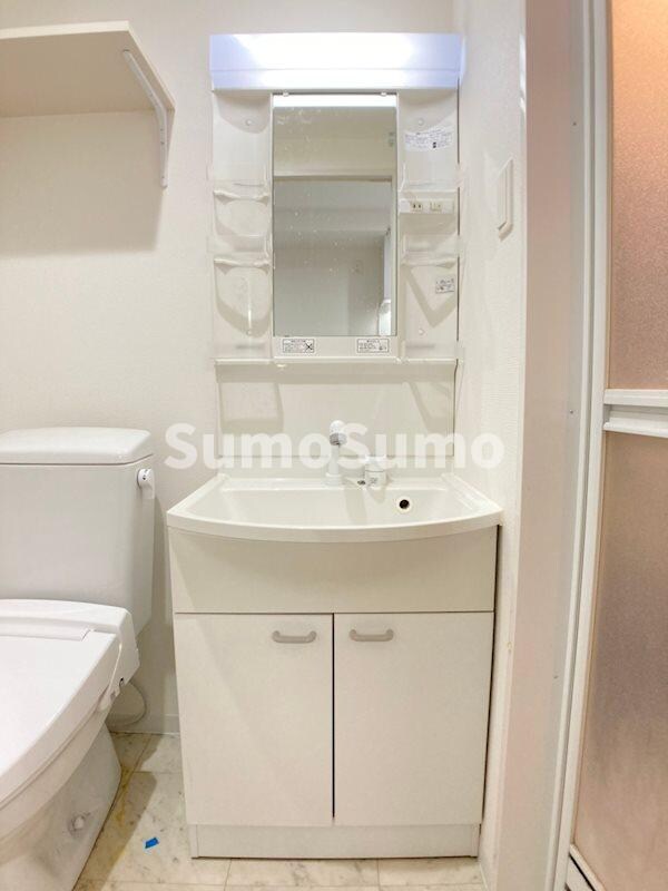 洗面・脱衣所(ゆったりとスペースのある洗面所)