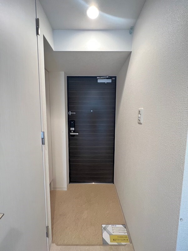 物件内観写真4　(シンプルで使いやすい玄関です)