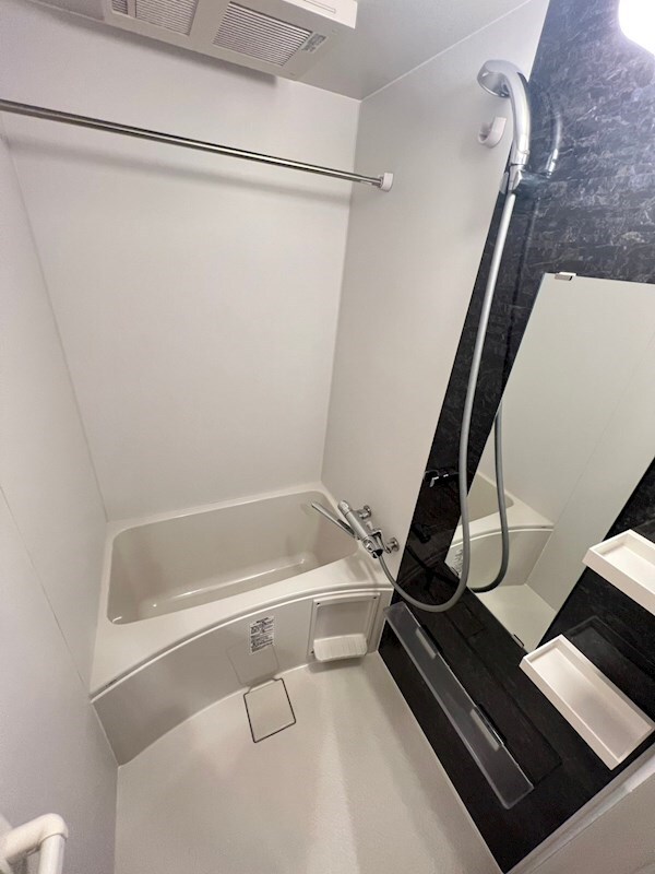 物件内観写真8　(コンパクトで使いやすいお風呂です)