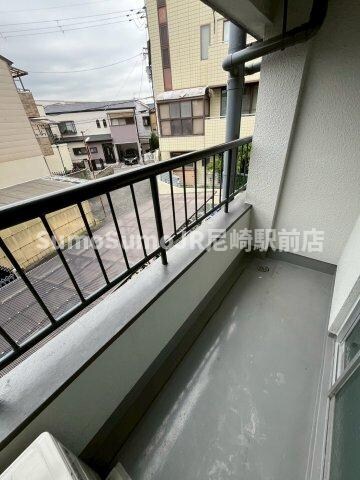 物件内観写真7　(お洗濯にも便利なバルコニー付き)
