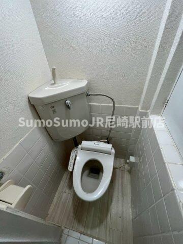 物件内観写真8　(ゆったりとした空間のトイレです)